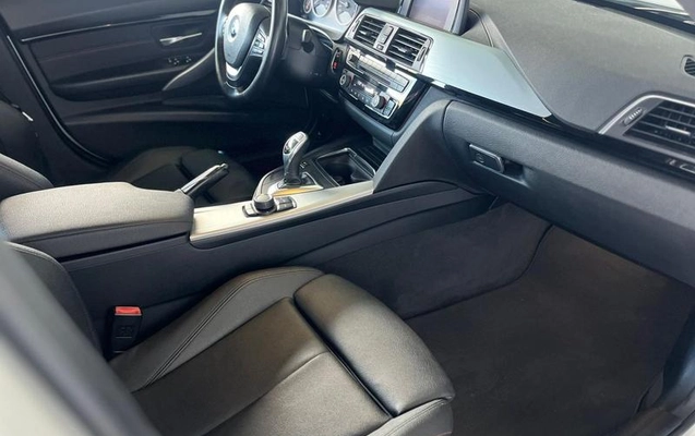 imagem-https://www.socarrao.com.br/sc-vehicle-images-prod/1612136/1789423001057-8107979_18_B_90354d110f.jpeg