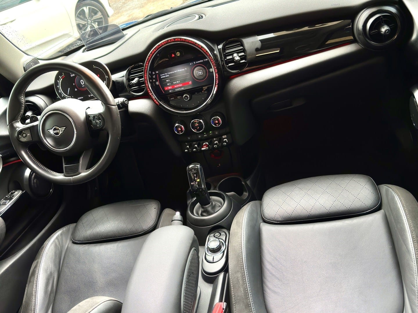 imagem-https://www.socarrao.com.br/sc-vehicle-images-prod/16147/1769988058005-7257303OR_1769695276_39_510.jpg