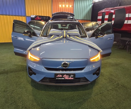 Volvo XC40 2023 Azul — foto 1 de 3