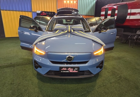 Volvo XC40 2023 Azul — foto 1 de 3
