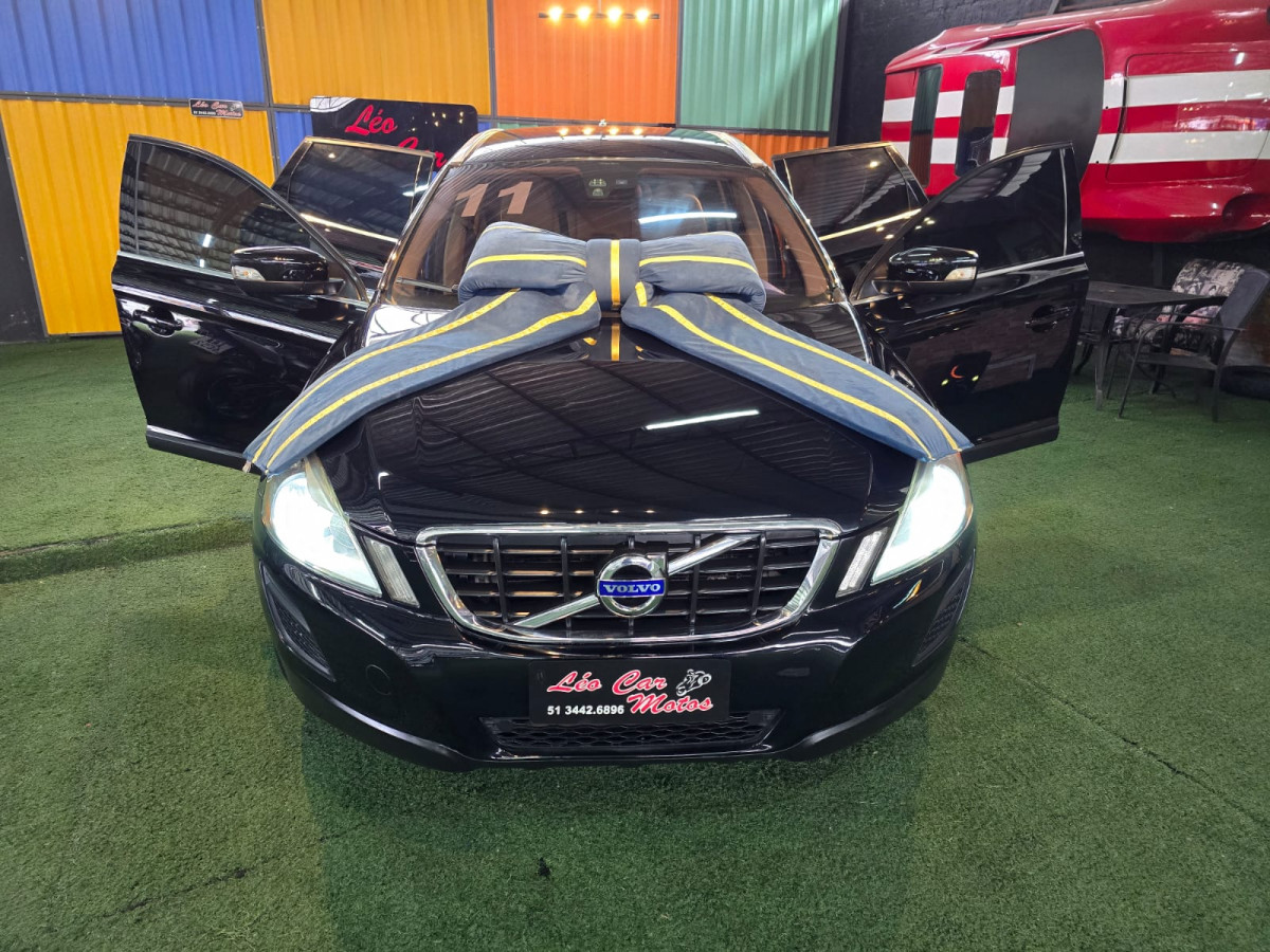 Volvo XC60 3.0 AWD 5p na cor Preto no Alvorada / RS - 16184