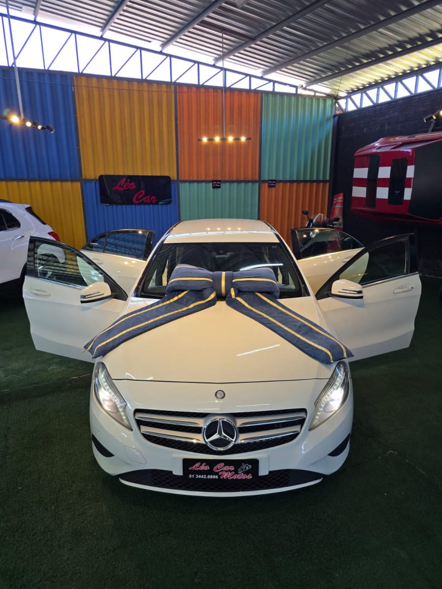 Mercedes-Benz A-200 Urban 1.6 TB 16V 156cv Aut. na cor Branco no Alvorada / RS - 16204