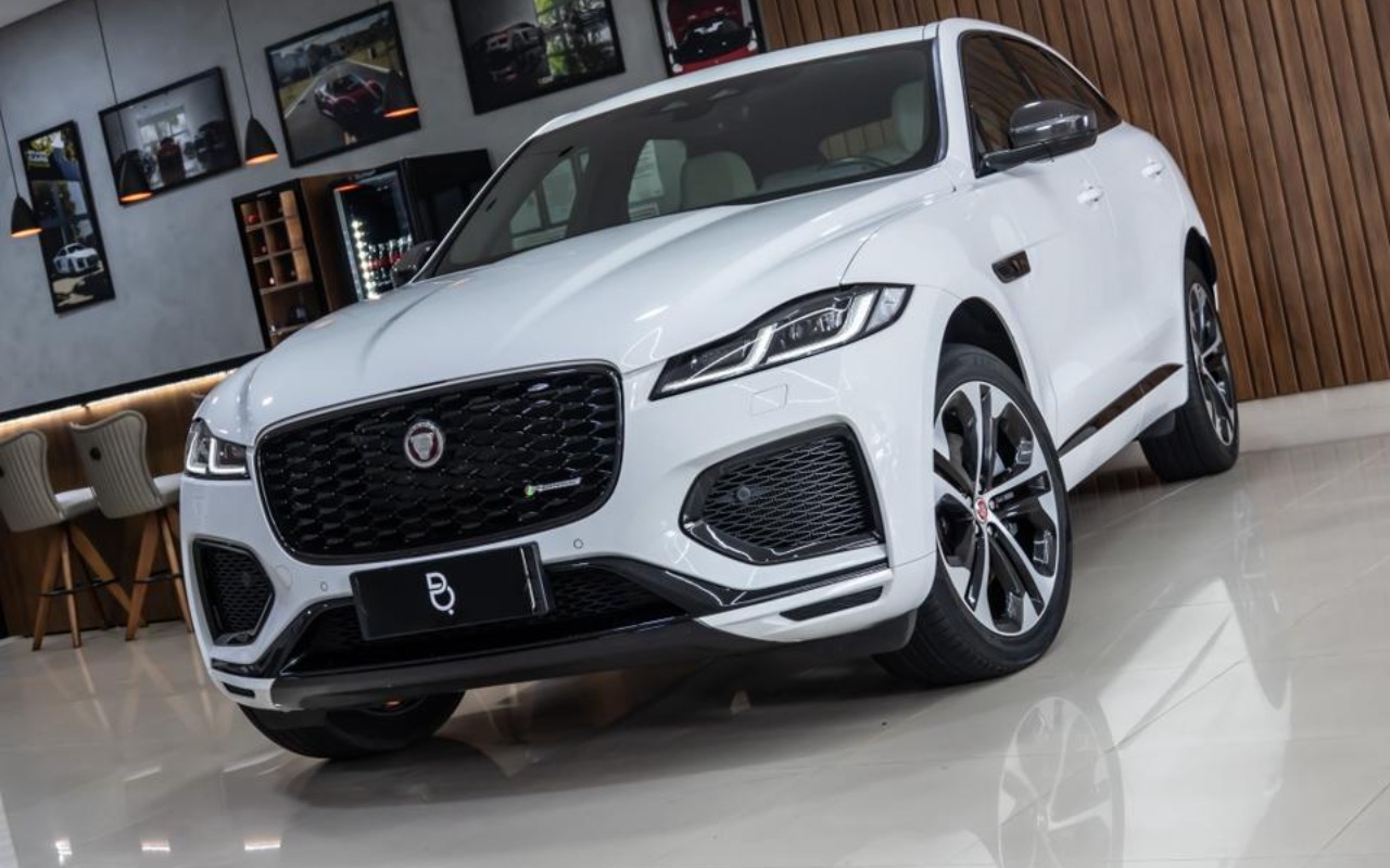 Jaguar F-Pace 3.0 R-Dyn.SE AWD 340cv (Híbrido) na cor Branco em Campinas / SP - 1627866