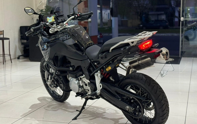 imagem-https://www.socarrao.com.br/sc-vehicle-images-prod/16285/1776198943024-e5dce6797c484866820dc44fde745349_1755288279672.jpg