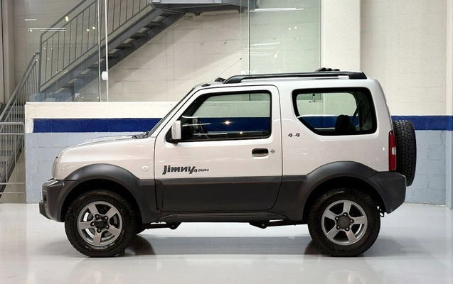 imagem-https://www.socarrao.com.br/sc-vehicle-images-prod/1629210/1779367015719-U1VaVUtJIEpJTU5ZIDRTVU4gLSAyMDE1IC0gUFJBVEEgLSBBWko5NTgyICgzKS5qcGc.jpg
