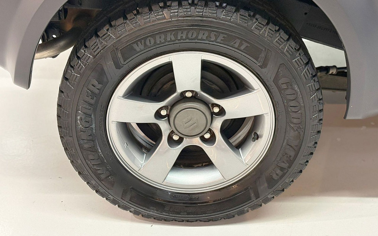 imagem-https://www.socarrao.com.br/sc-vehicle-images-prod/1629210/1779367016407-U1VaVUtJIEpJTU5ZIDRTVU4gLSAyMDE1IC0gUFJBVEEgLSBBWko5NTgyICgxMykuanBn.jpg
