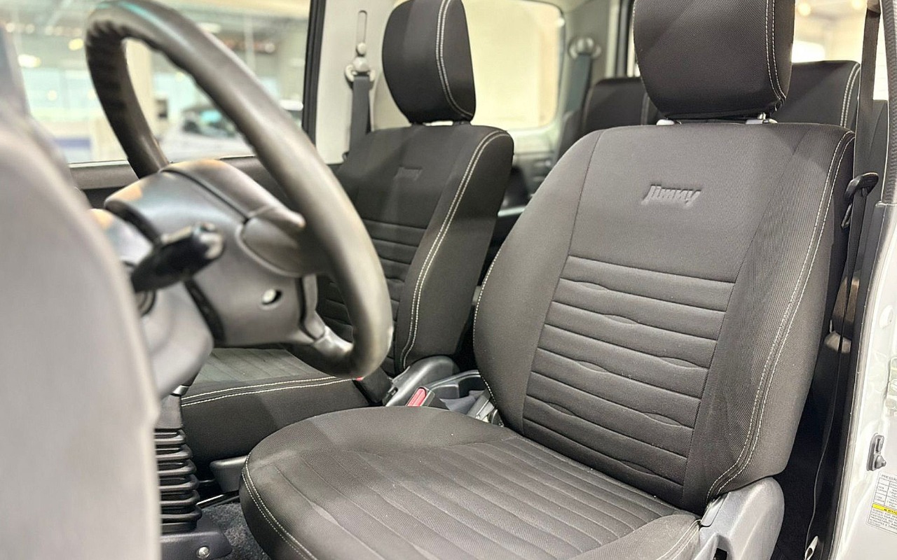 imagem-https://www.socarrao.com.br/sc-vehicle-images-prod/1629210/1779367016860-U1VaVUtJIEpJTU5ZIDRTVU4gLSAyMDE1IC0gUFJBVEEgLSBBWko5NTgyICgxNikuanBn.jpg
