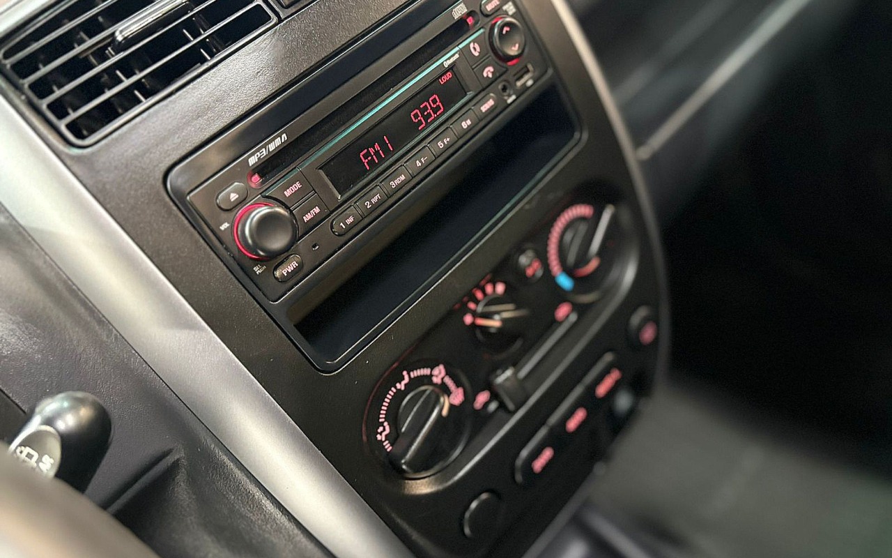 imagem-https://www.socarrao.com.br/sc-vehicle-images-prod/1629210/1779367017315-U1VaVUtJIEpJTU5ZIDRTVU4gLSAyMDE1IC0gUFJBVEEgLSBBWko5NTgyICgyMSkuanBn.jpg