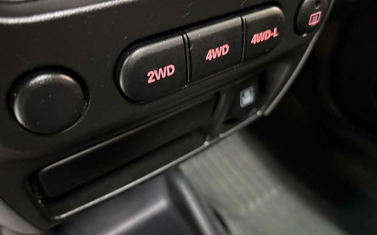 imagem-https://www.socarrao.com.br/sc-vehicle-images-prod/1629210/1779367017451-U1VaVUtJIEpJTU5ZIDRTVU4gLSAyMDE1IC0gUFJBVEEgLSBBWko5NTgyICgyMCkuanBn.jpg