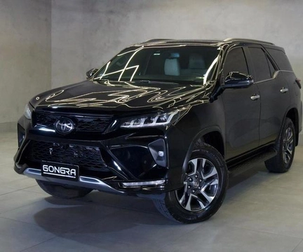Toyota Hilux SW4 2024 Preto — foto 1 de 3