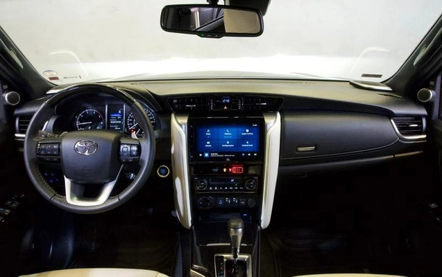 imagem-https://www.socarrao.com.br/sc-vehicle-images-prod/1630227/1790024428122-8108534_8_B_8c38d86308.jpeg