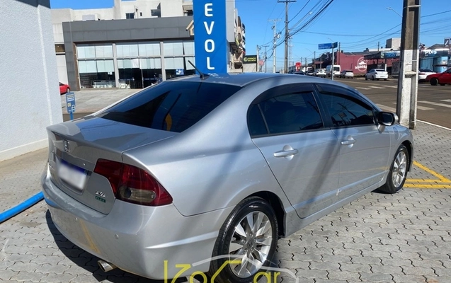 imagem-https://www.socarrao.com.br/sc-vehicle-images-prod/1631767/1779371754205-GodYEJeeQphf3nXYPMnM9IxsNxjfxS2q.jpg