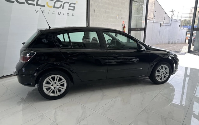 imagem-https://www.socarrao.com.br/sc-vehicle-images-prod/1633393/1779451952012-vehicle_image_1779374446_bed003abe2217bc6dcdb815d2cf7878d.jpeg