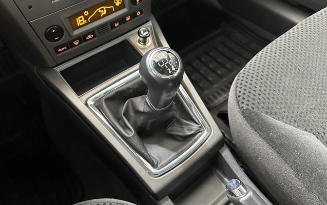 imagem-https://www.socarrao.com.br/sc-vehicle-images-prod/1633393/1779451952025-vehicle_image_1779374466_842ae3142125d20ccc0167f624f35ae3.jpeg