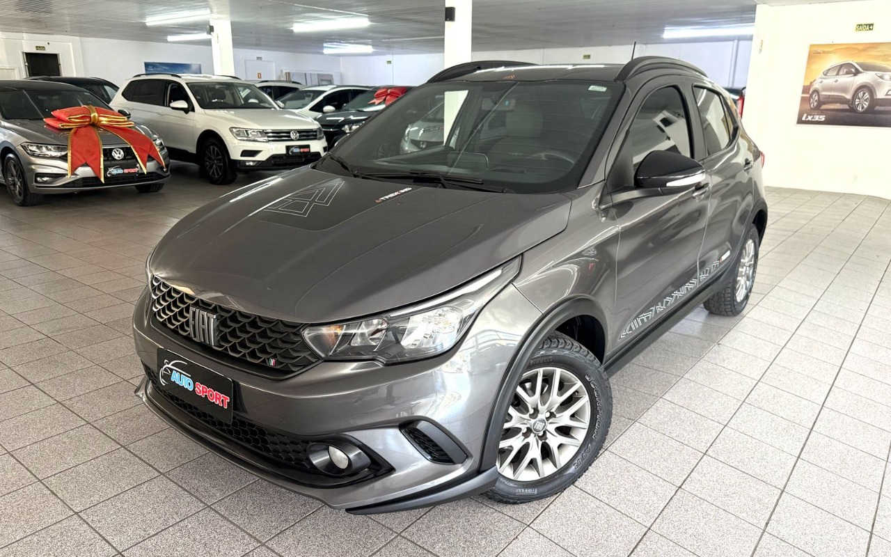 Fiat Argo TREKKING 1.3 8V Flex na cor Cinza no Novo Hamburgo / RS - 1634154