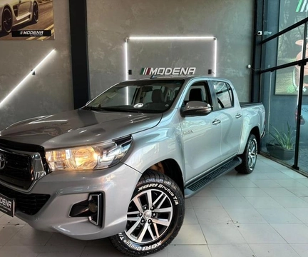 Toyota Hilux 2019 Prata — foto 1 de 3