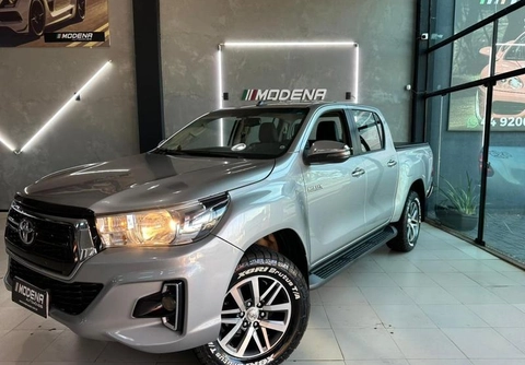 Toyota Hilux 2019 Prata — foto 1 de 3