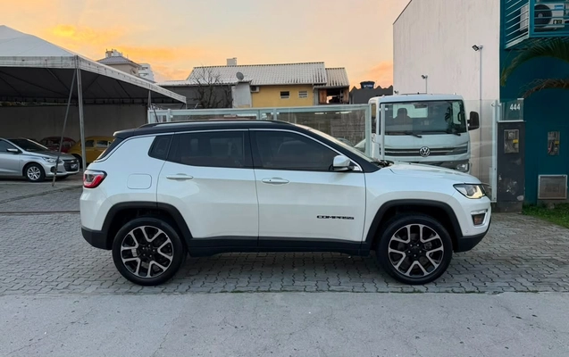 imagem-https://www.socarrao.com.br/sc-vehicle-images-prod/1640577/1779387861365-594fda21-f18d-4a1f-be33-28787752319e.jpg