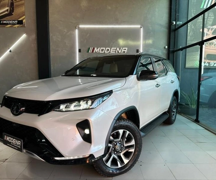 Toyota Hilux SW4 2024 Branco — foto 1 de 3