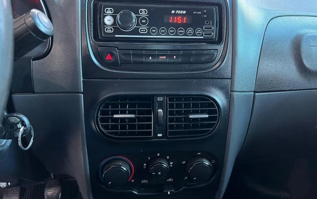 imagem-https://www.socarrao.com.br/sc-vehicle-images-prod/1640788/1779388351085-8110470_13_B_67f8c5c523.jpeg