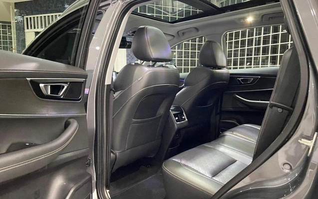 imagem-https://www.socarrao.com.br/sc-vehicle-images-prod/1641079/1789148682800-7973940_5_B_7481a00762.jpeg