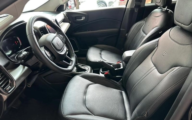 imagem-https://www.socarrao.com.br/sc-vehicle-images-prod/1642260/1779391088573-8110645_10_B_579d83c144.jpeg