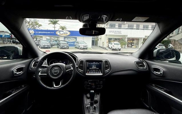 imagem-https://www.socarrao.com.br/sc-vehicle-images-prod/16433/1769988040610-6695181OR_1748952334_4_220.jpg