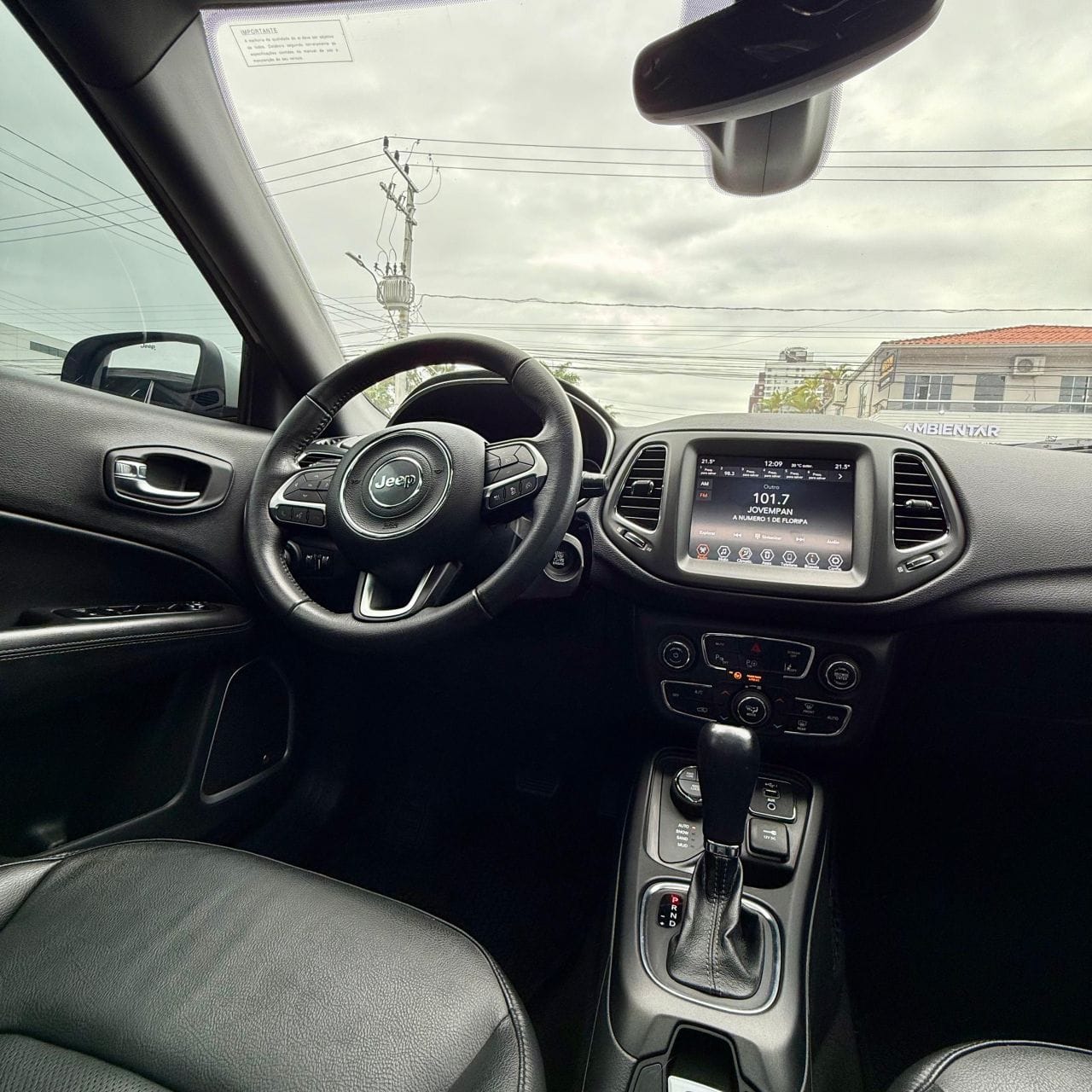 imagem-https://www.socarrao.com.br/sc-vehicle-images-prod/16433/1769988040610-6695181OR_1748952334_69_930.jpg
