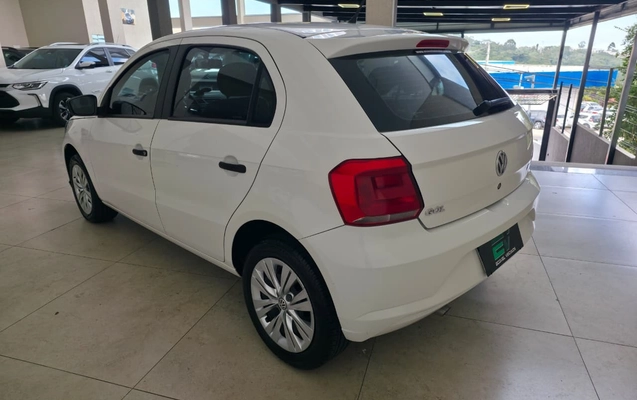 imagem-https://www.socarrao.com.br/sc-vehicle-images-prod/1643716/1779393408611-b3f3e8d0-1fb5-4ba1-9f3e-842fd6110de6.jpg