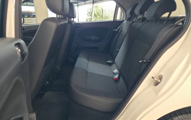 imagem-https://www.socarrao.com.br/sc-vehicle-images-prod/1643716/1779393408618-498b5f29-56c0-435f-acca-d3b9ae4e3738.jpg