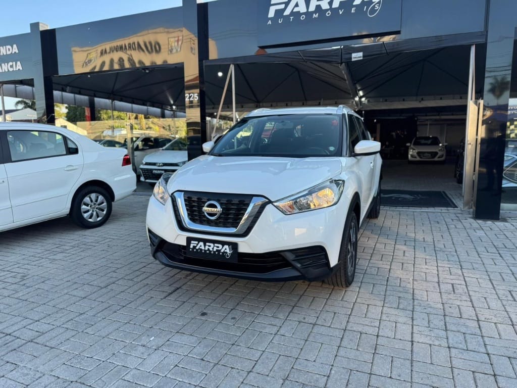 Nissan KICKS 2019 Cinza — foto 1 de 3