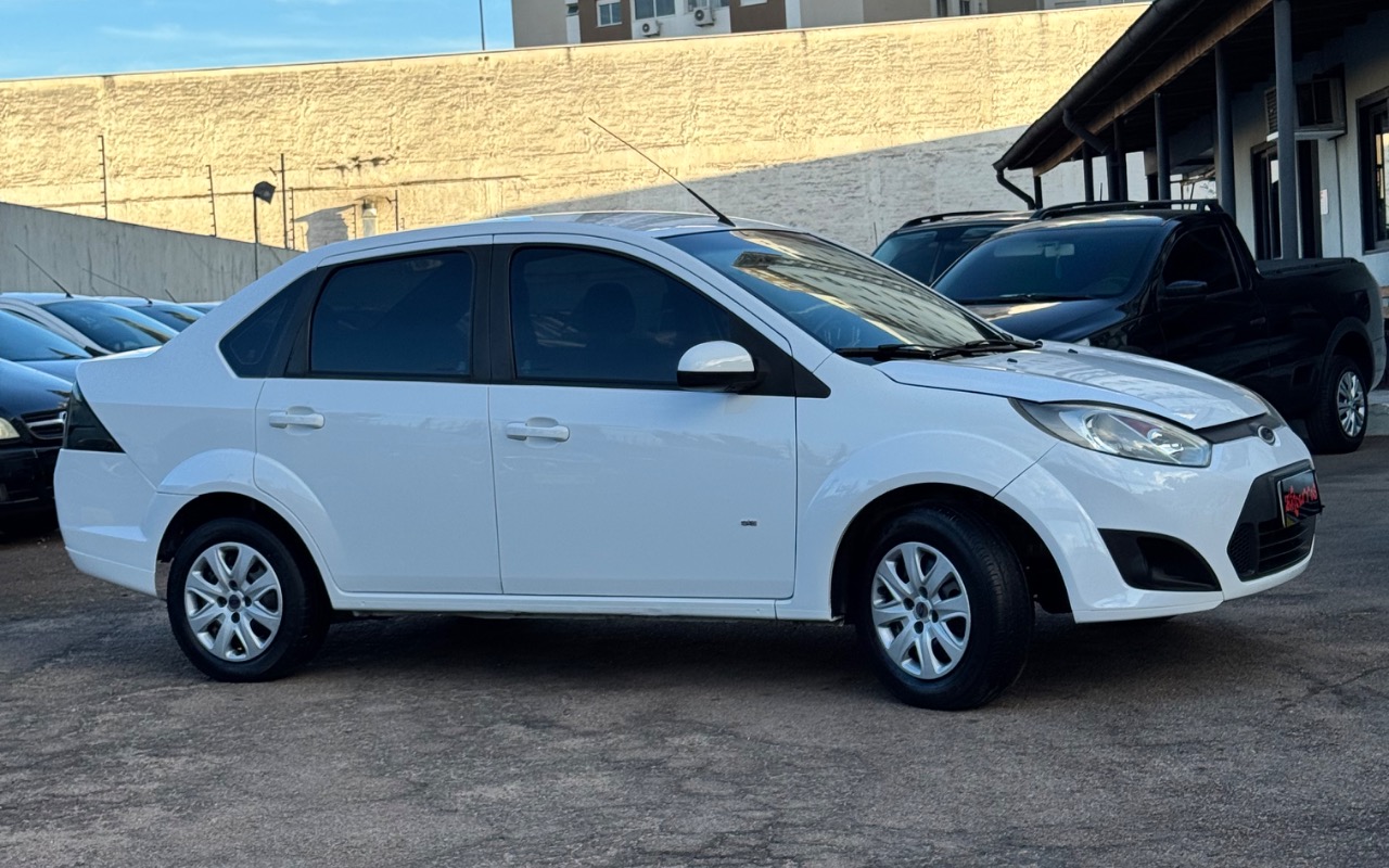 Ford Fiesta SE 1.6 8V Flex 5p 2014 Branco — foto 1 de 3