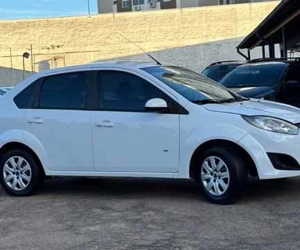 Ford Fiesta SE 1.6 8V Flex 5p 2014 Branco — foto 1 de 3