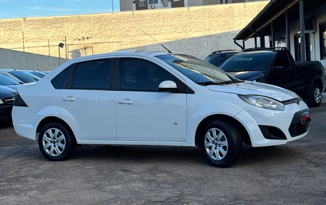 imagem-https://www.socarrao.com.br/sc-vehicle-images-prod/1647955/1779400720224-SU1HXzY1MTQuanBlZw.jpeg
