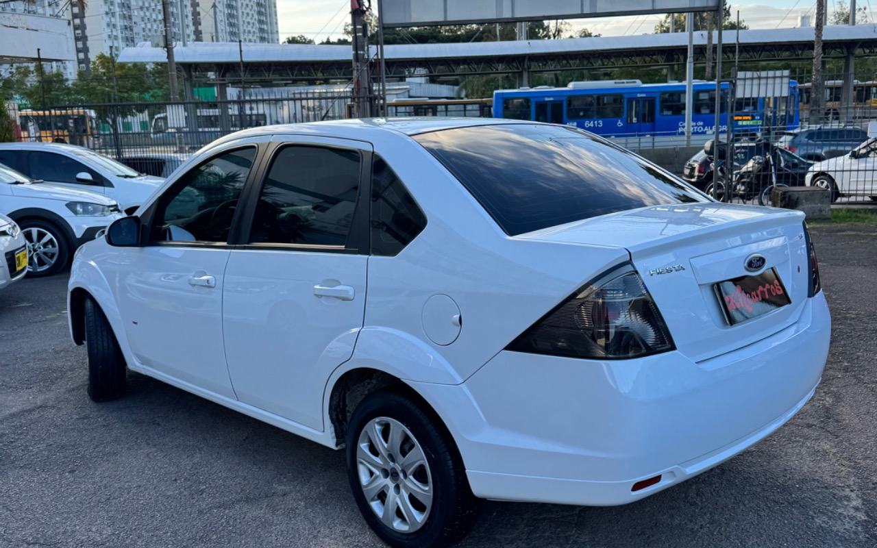 imagem-https://www.socarrao.com.br/sc-vehicle-images-prod/1647955/1779400720309-SU1HXzY1MTguanBlZw.jpeg