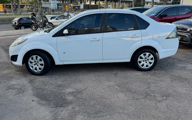 imagem-https://www.socarrao.com.br/sc-vehicle-images-prod/1647955/1779400720719-SU1HXzY1MTcuanBlZw.jpeg