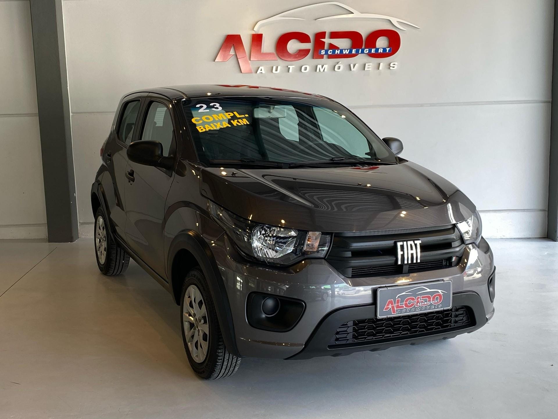 Fiat Mobi 2023 Cinza — foto 1 de 3