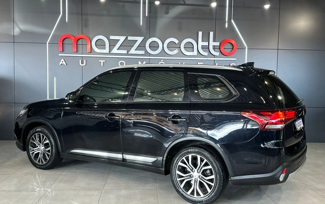 imagem-https://www.socarrao.com.br/sc-vehicle-images-prod/1665739/1779452713087-003_a129b54bd72996c50680f265a54e04c6.jpeg