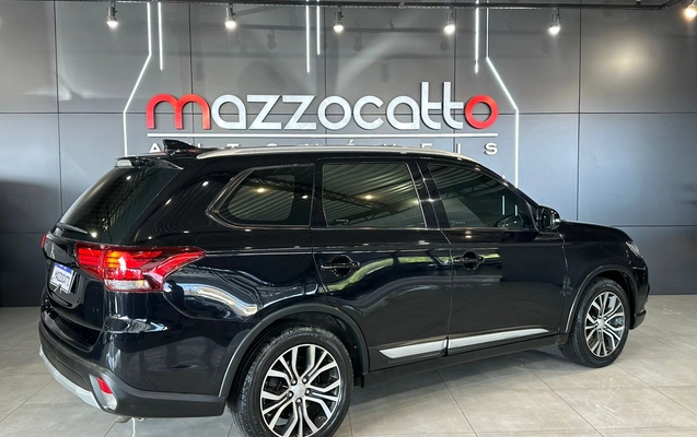 imagem-https://www.socarrao.com.br/sc-vehicle-images-prod/1665739/1779452713090-003_457562d50f14ff2b02bef87e2bb230d5.jpeg