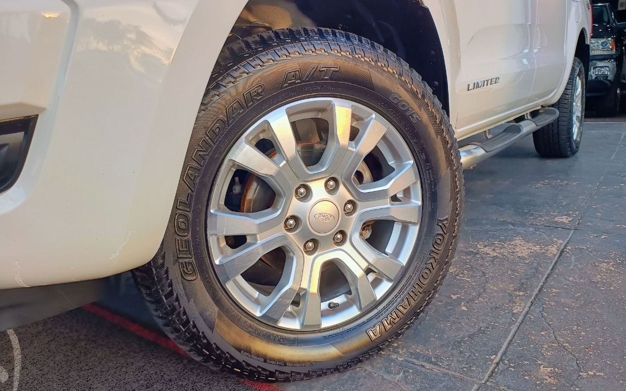 imagem-https://www.socarrao.com.br/sc-vehicle-images-prod/1665753/1779452774825-Rk9SRCBSQU5HRVIgMy4yIExJTUlURUQgNFg0IENEIERJRVNFTCAyMDE5IEJSQU5DQSAxOS5qcGc.jpg