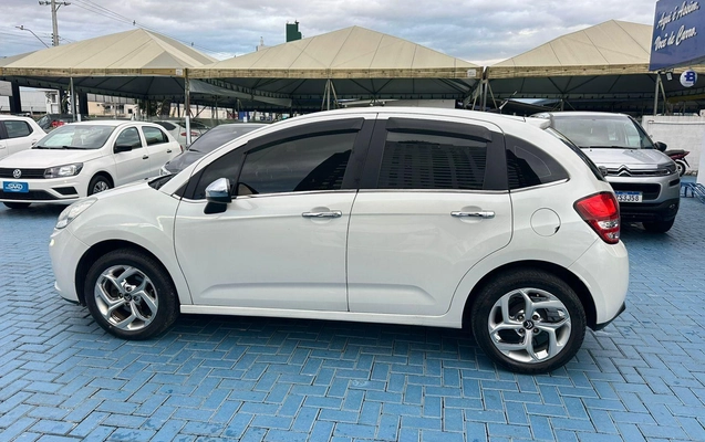 imagem-https://www.socarrao.com.br/sc-vehicle-images-prod/1667539/1788898214353-7b9b50a73d724fb69ee11c92843d0d7d_1779455288937.jpg