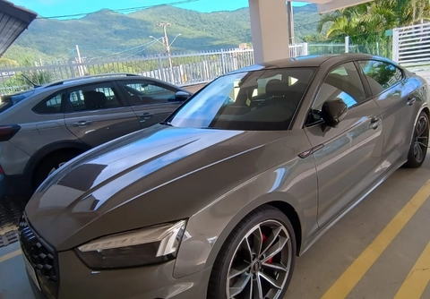 Audi A5 2024 Cinza — foto 1 de 3