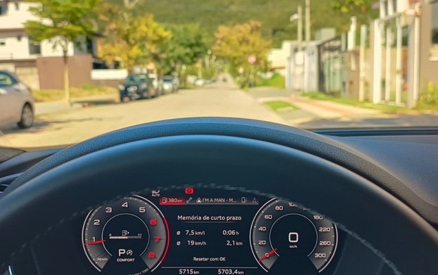 imagem-https://www.socarrao.com.br/sc-vehicle-images-prod/1668737/1779458104729-SU1HXzIwMjYwNDI3XzExMTIyMjI0NF9IRFIuanBn.jpg
