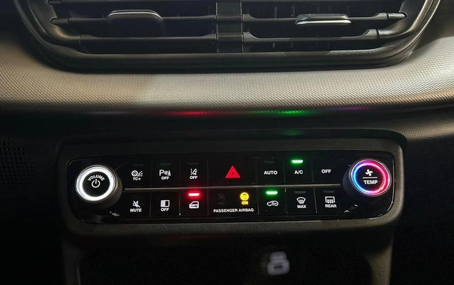 imagem-https://www.socarrao.com.br/sc-vehicle-images-prod/1669461/1787086670706-8111594_20_B_5a298693cc.jpeg
