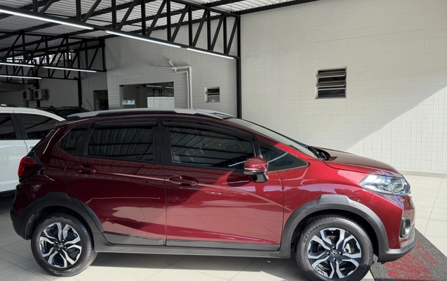 imagem-https://www.socarrao.com.br/sc-vehicle-images-prod/1669603/1779458868697-SU1HXzY5NDEuanBlZw.jpeg