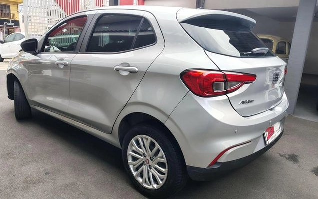 imagem-https://www.socarrao.com.br/sc-vehicle-images-prod/1670690/1789471971663-8097104_10_B_f29a10fe4c.jpeg