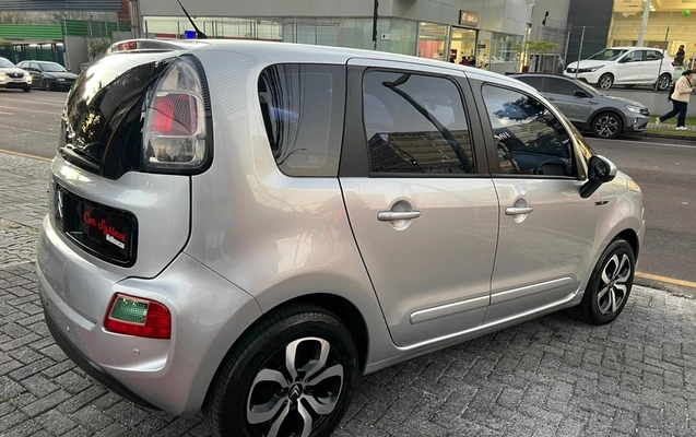 imagem-https://www.socarrao.com.br/sc-vehicle-images-prod/1676652/1779916110688-NC5qcGc.jpg