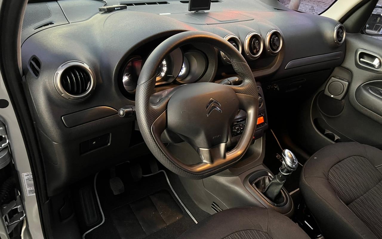 imagem-https://www.socarrao.com.br/sc-vehicle-images-prod/1676652/1779916111234-OS5qcGc.jpg