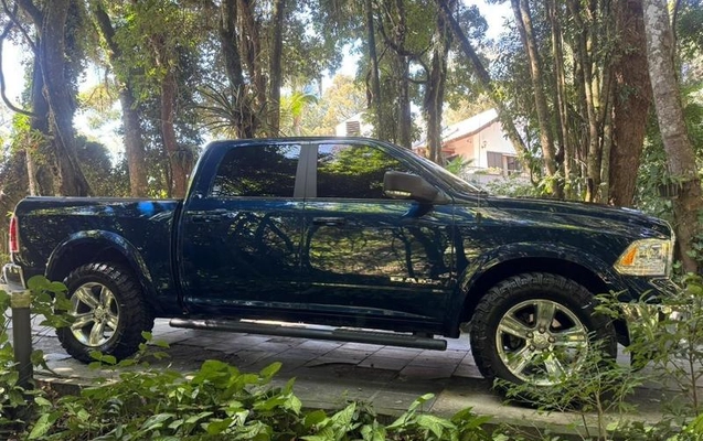 imagem-https://www.socarrao.com.br/sc-vehicle-images-prod/1677146/1780932452178-8114160_3_B_3b85886d98.jpeg