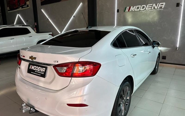 imagem-https://www.socarrao.com.br/sc-vehicle-images-prod/1677207/1779472300113-8114233_8_B_aade9e9e2a.jpeg